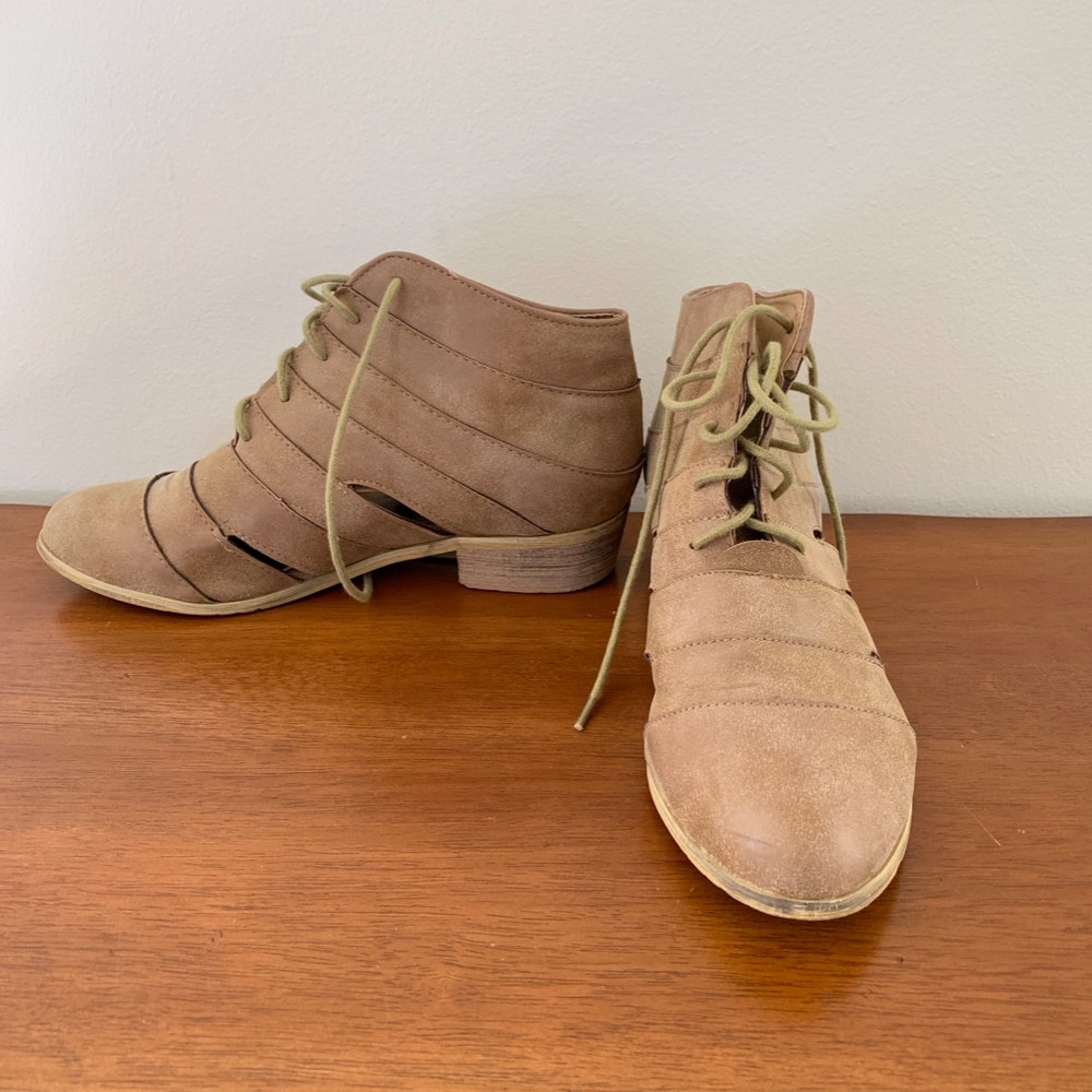 A.X.N.Y Booties - Picture 2 of 4